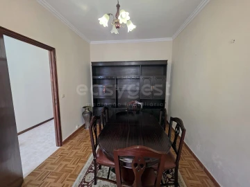 Moradia T5 para Venda em Ponta Delgada (São Sebastião)