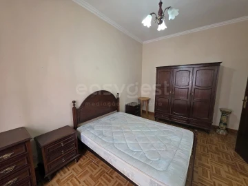 Moradia T5 para Venda em Ponta Delgada (São Sebastião)