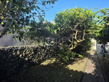Moradia T5 para Venda em Ponta Delgada (São Sebastião)