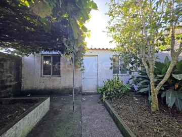 Moradia T5 para Venda em Ponta Delgada (São Sebastião)