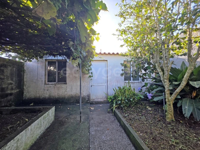 Moradia T5 para Venda em Ponta Delgada (São Sebastião) Foto 30