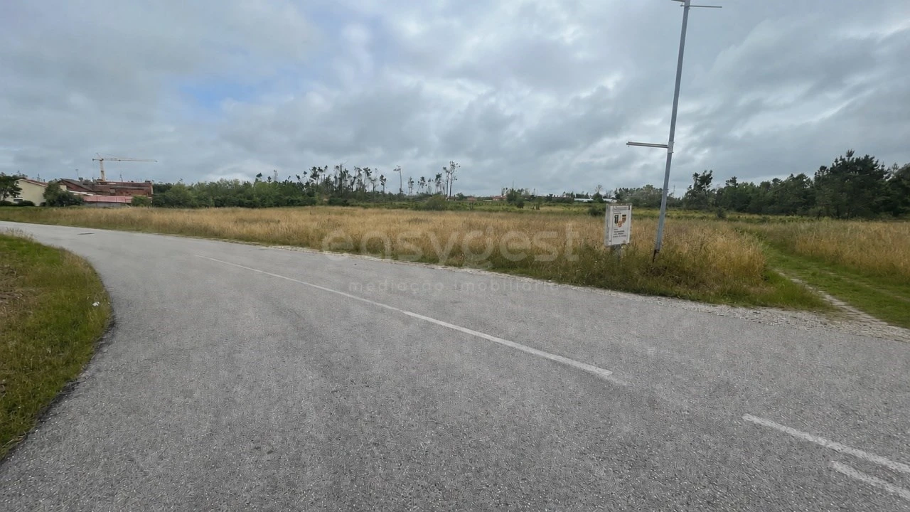 Terreno para Venda em Monte Redondo e Carreira Foto 3