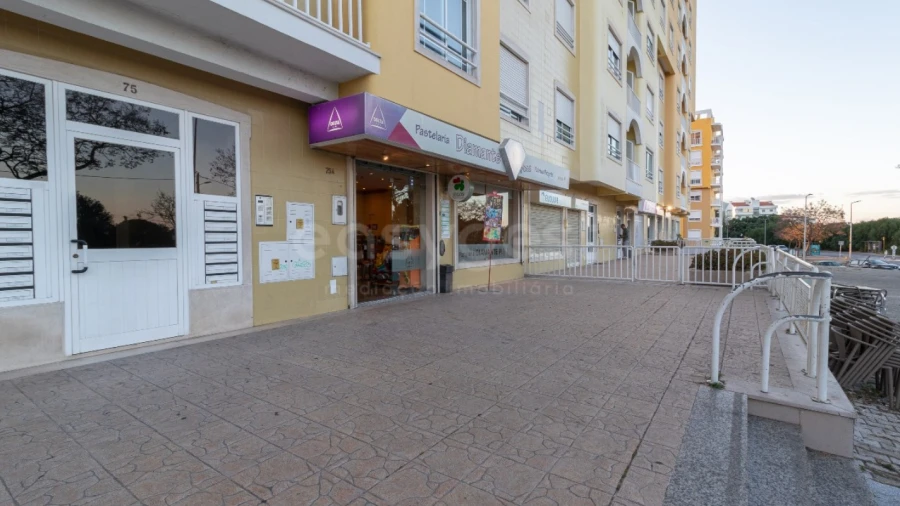Negócio para Venda em Seixal, Arrentela e Aldeia de Paio Pires