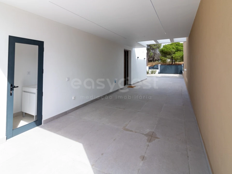 Moradia T3 para Venda em Quarteira Foto 36