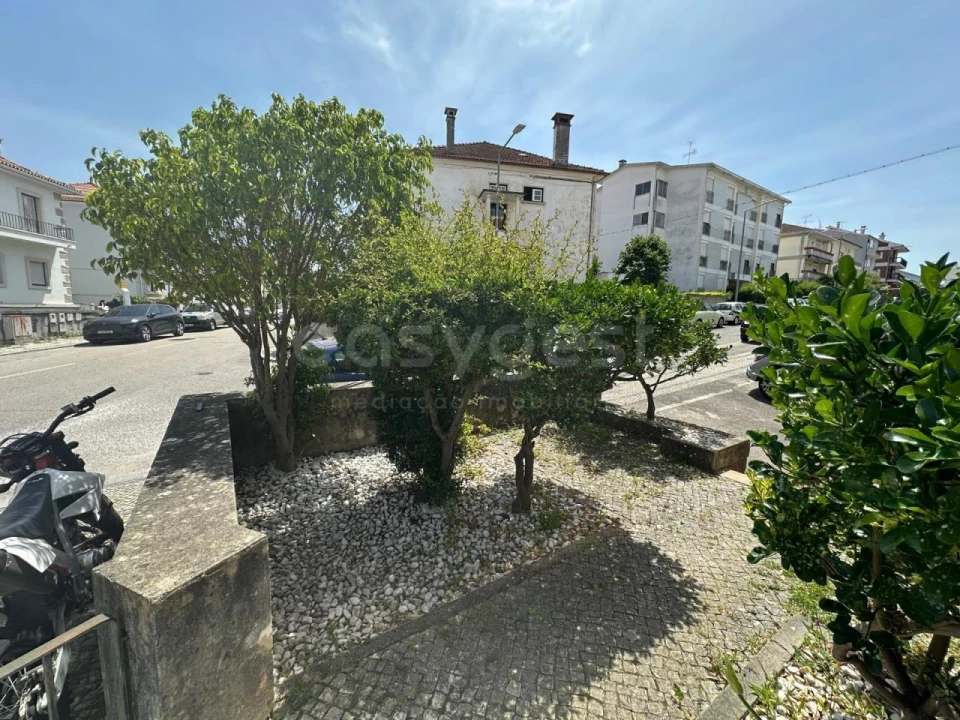 Apartamento T4 para Venda em Santo Antonio dos Olivais Foto 3