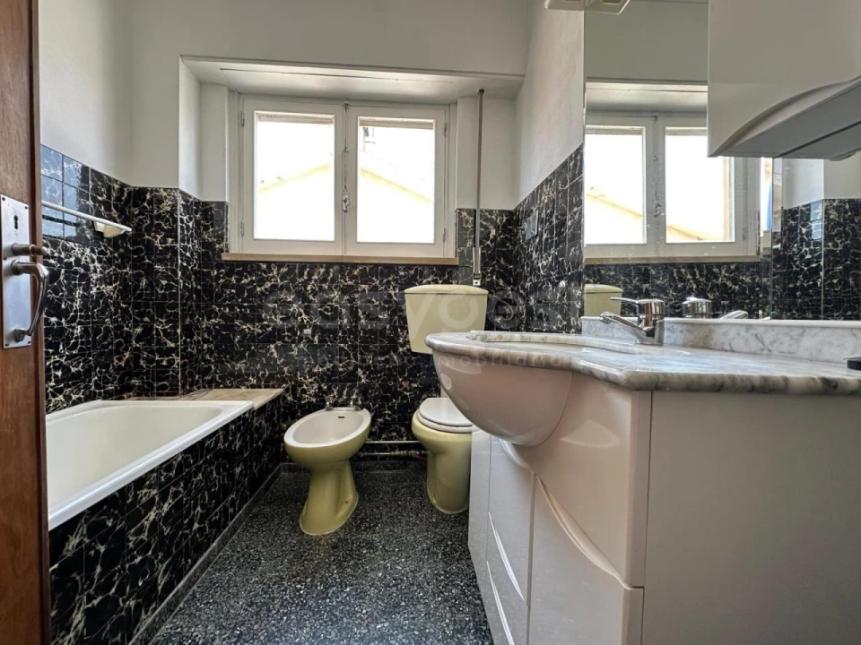 Apartamento T4 para Venda em Santo Antonio dos Olivais Foto 15