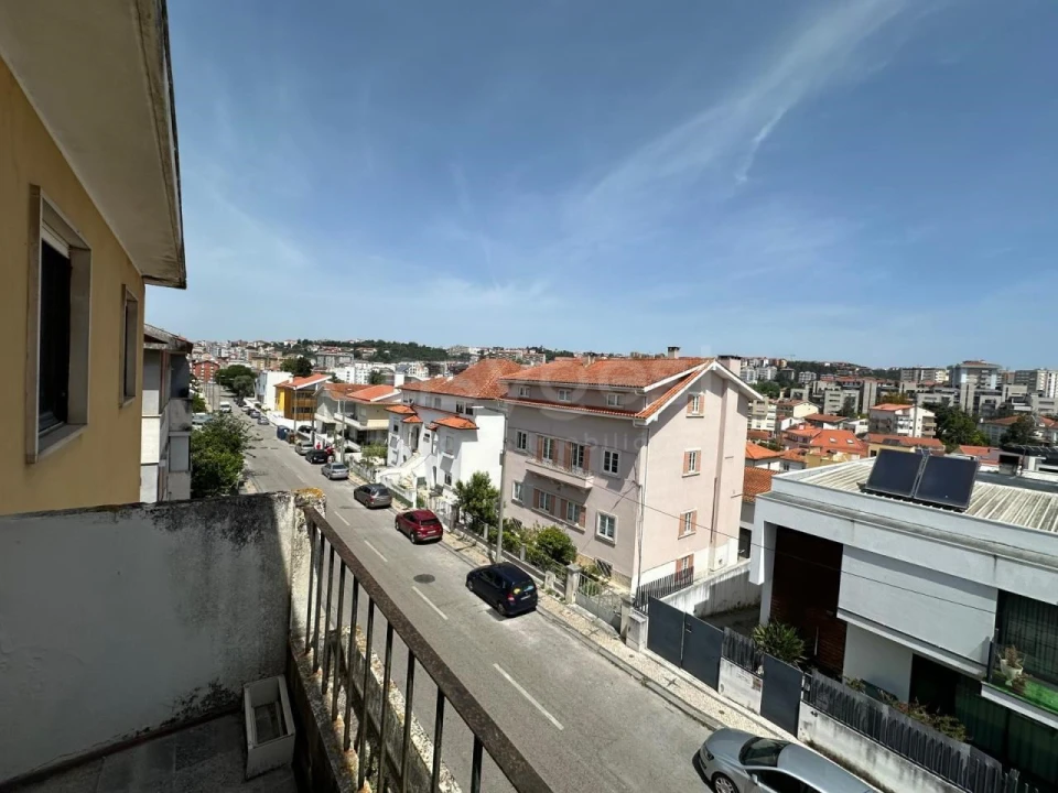 Apartamento T4 para Venda em Santo Antonio dos Olivais Foto 17