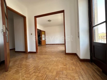 Apartamento T4 para Venda em Santo Antonio dos Olivais