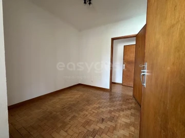 Apartamento T4 para Venda em Santo Antonio dos Olivais