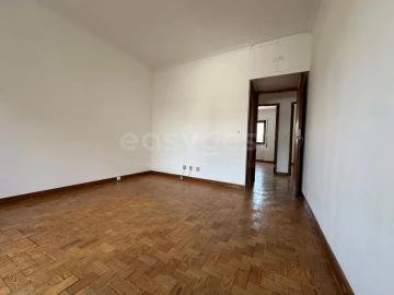 Apartamento T4 para Venda em Santo Antonio dos Olivais