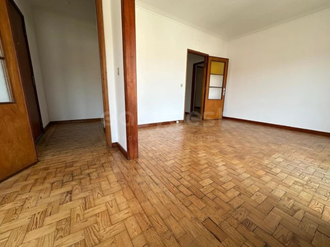 Apartamento T4 para Venda em Santo Antonio dos Olivais Foto 6