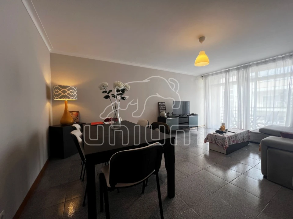 Apartamento T2 para Venda em Darque Foto 2