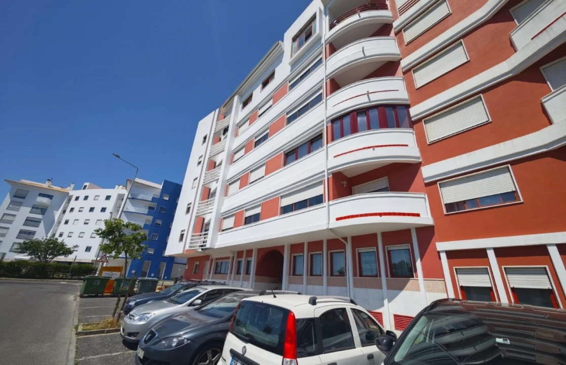 Apartamento T2 para Venda em Algueirão-Mem Martins Foto 1