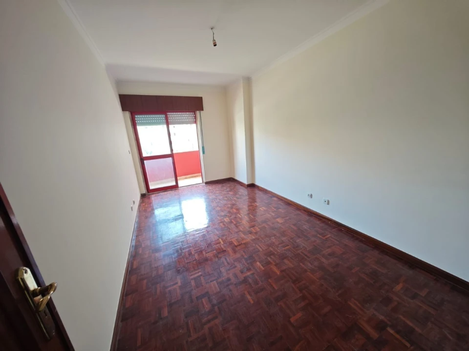 Apartamento T2 para Venda em Algueirão-Mem Martins Foto 15