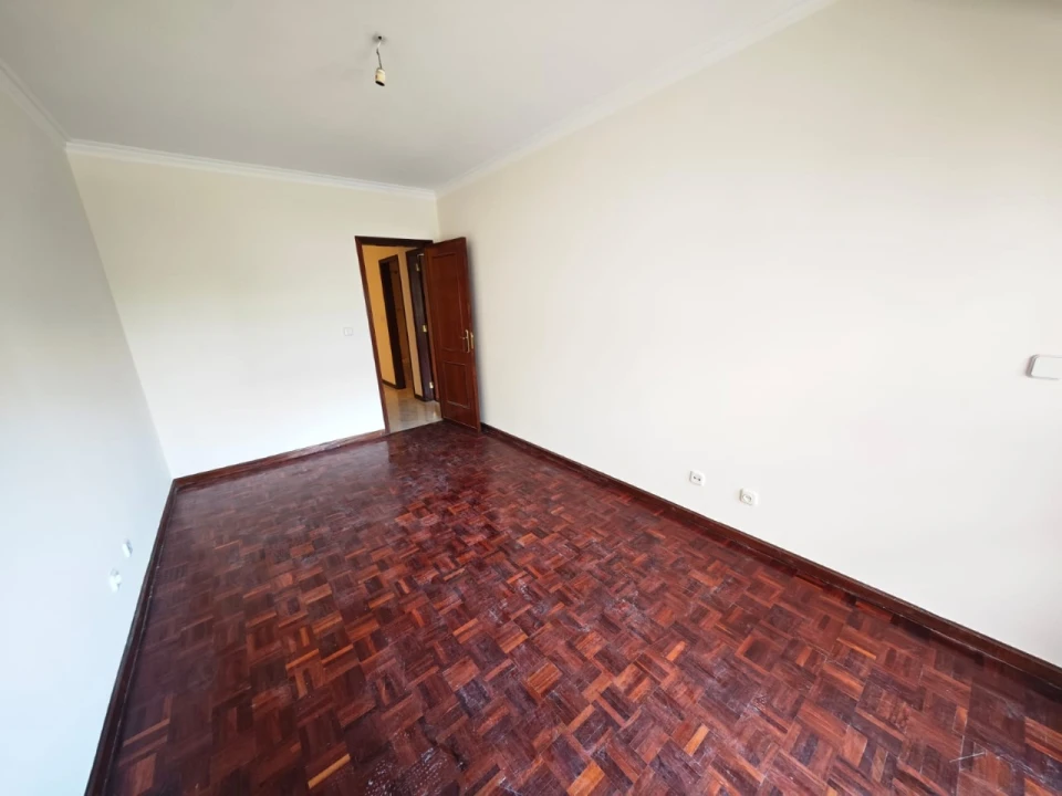 Apartamento T2 para Venda em Algueirão-Mem Martins Foto 16