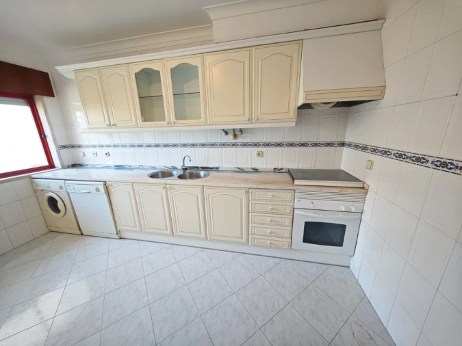 Apartamento T2 para Venda em Algueirão-Mem Martins Foto 4