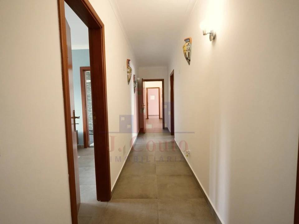 Moradia T5 para Venda em Vimeiro Foto 30