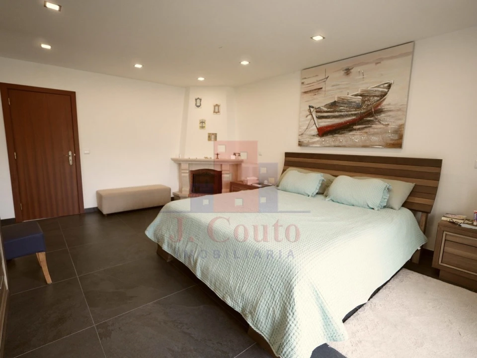 Moradia T5 para Venda em Vimeiro Foto 43