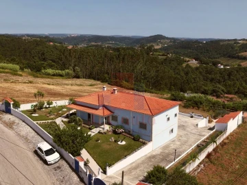 Moradia T5 para Venda em Vimeiro