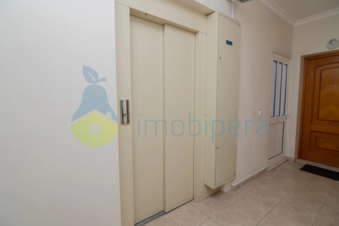 Apartamento T4 para Venda em Lagoa e Carvoeiro Foto 7