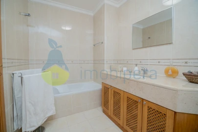 Apartamento T4 para Venda em Lagoa e Carvoeiro