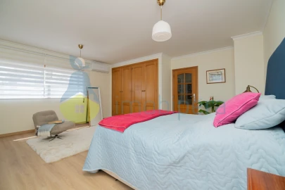 Apartamento T4 para Venda em Lagoa e Carvoeiro