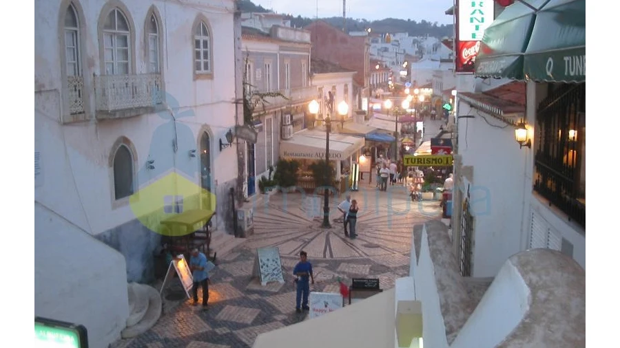 Negócio para Venda em Albufeira e Olhos de Água