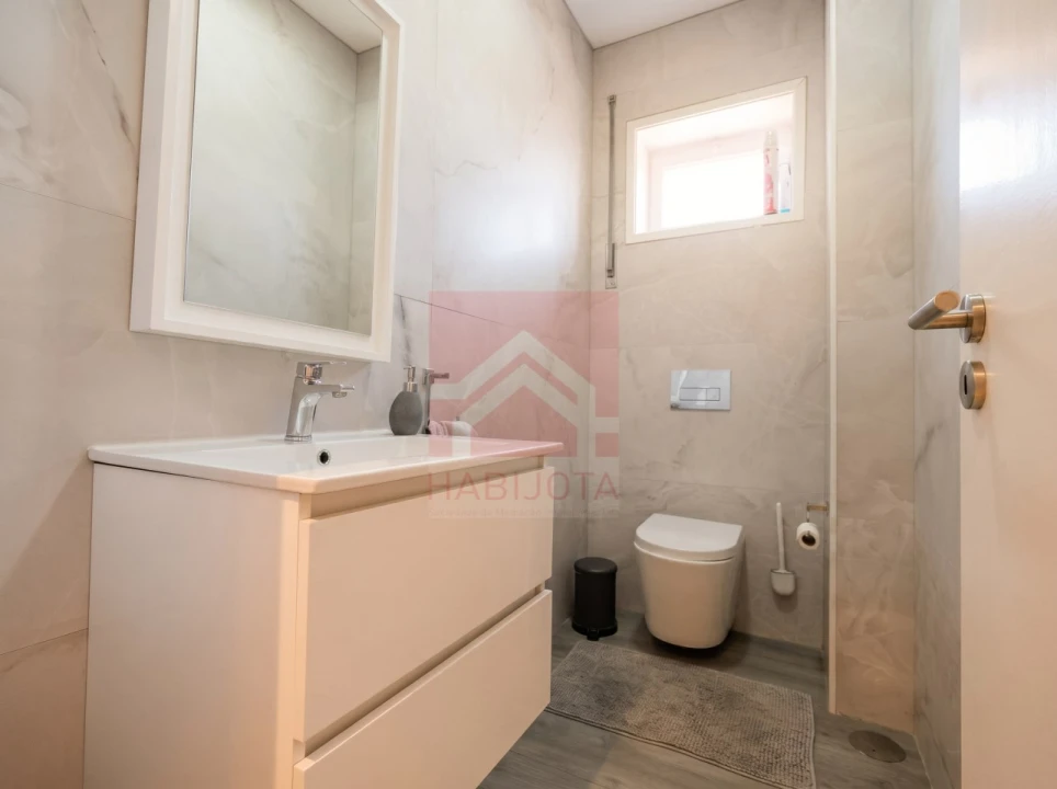 Apartamento T2 para Venda em Fânzeres e São Pedro da Cova Foto 11