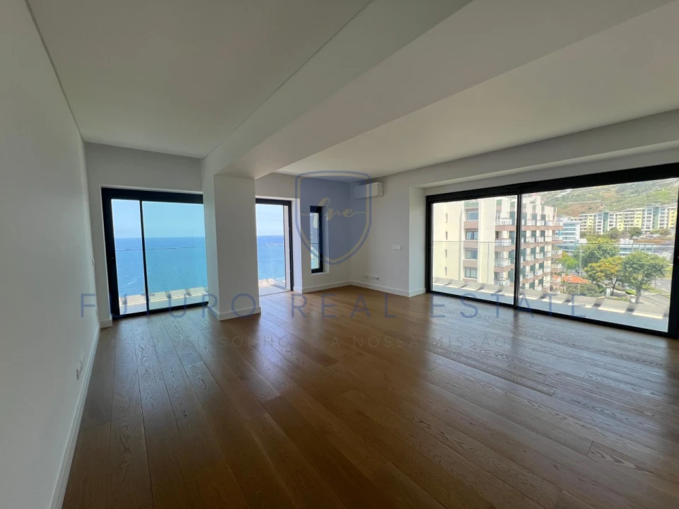 Apartamento T3 para Venda em São Martinho Foto 4