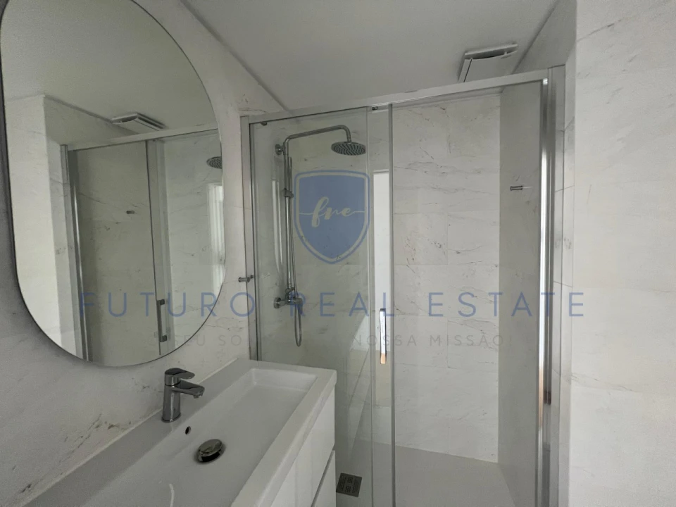 Apartamento T3 para Venda em São Martinho Foto 16