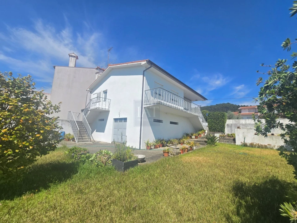Moradia T3 para Venda em Vila Cova e Feitos Foto 3
