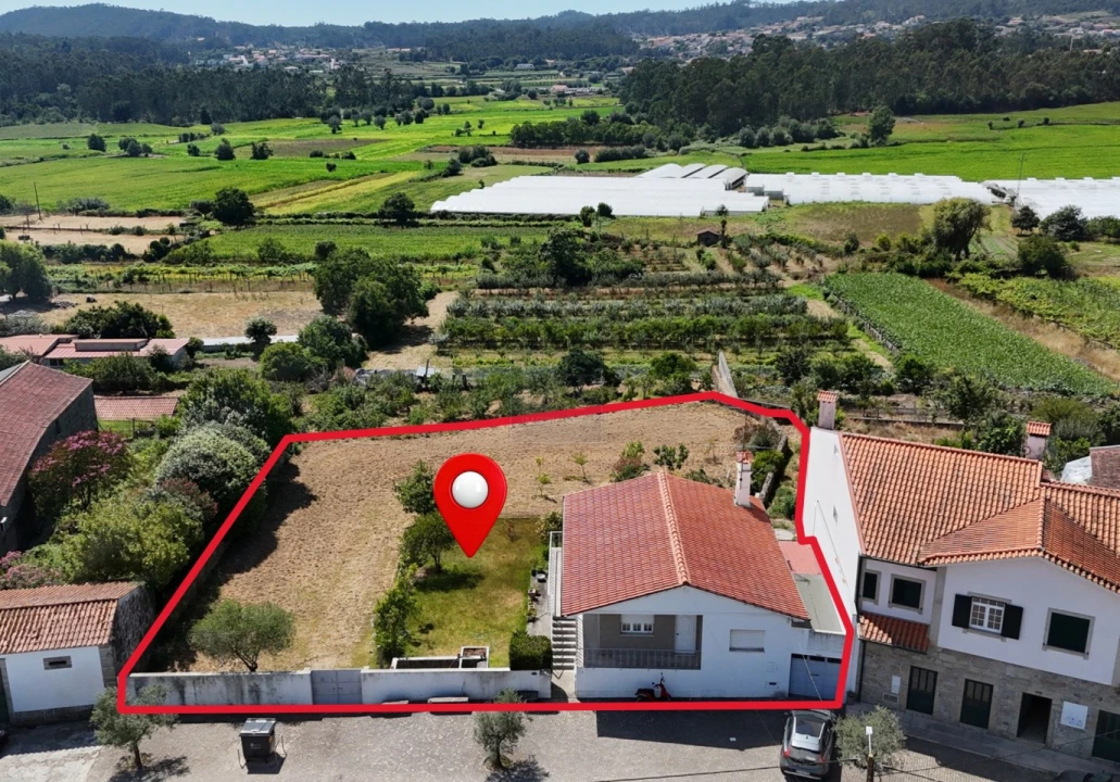 Moradia T3 para Venda em Vila Cova e Feitos Foto 1