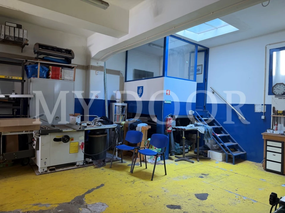 Armazém para Arrendamento em Moscavide e Portela Foto 1