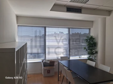 Prédio para Arrendamento em Ferreiros e Gondizalves