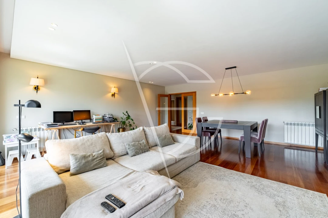 Apartamento T3 para Venda em Castêlo da Maia Foto 4