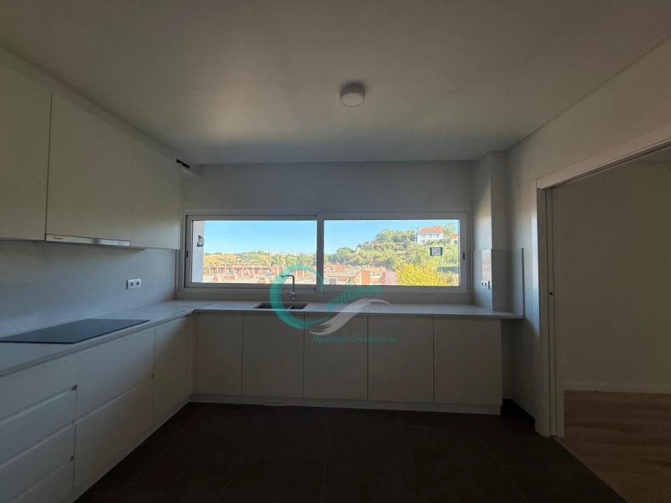 Apartamento T3 para Venda em Almada, Cova da Piedade, Pragal e Cacilhas Foto 4