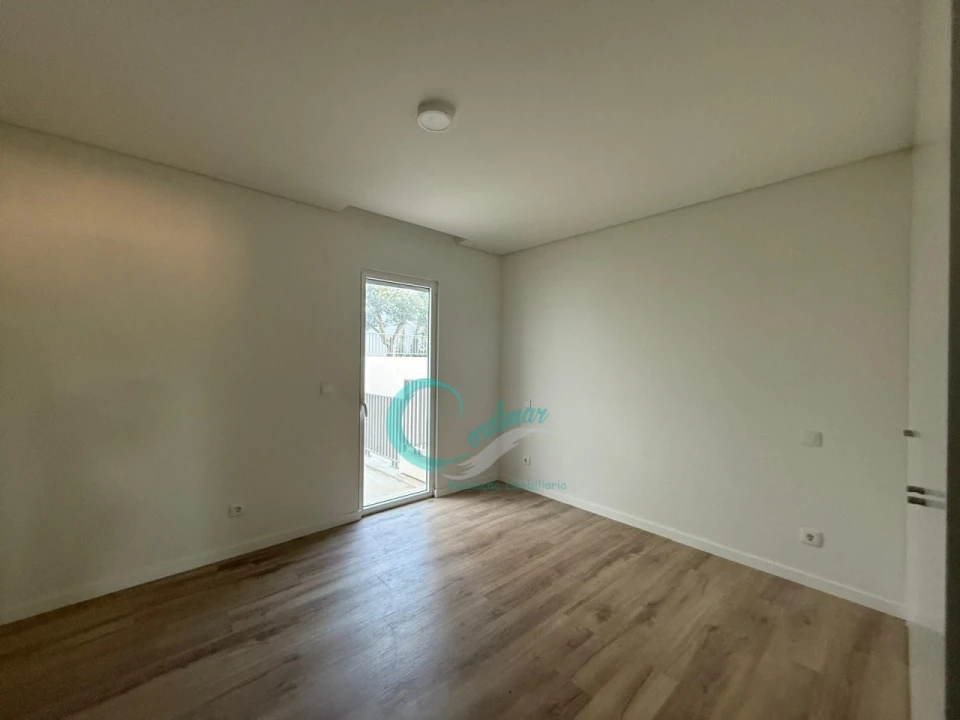 Apartamento T3 para Venda em Almada, Cova da Piedade, Pragal e Cacilhas Foto 16