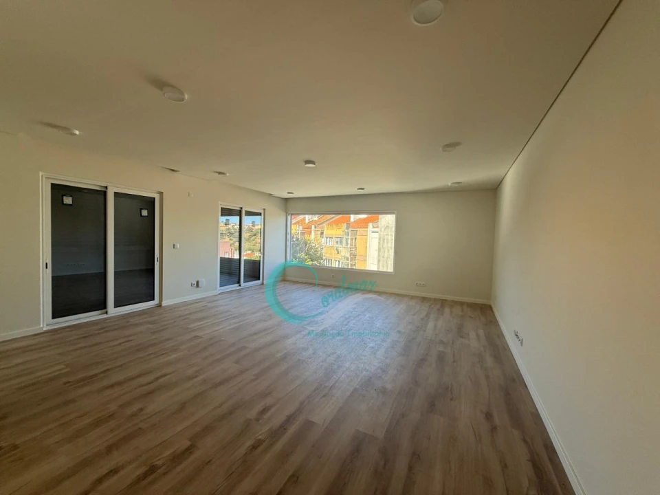 Apartamento T3 para Venda em Almada, Cova da Piedade, Pragal e Cacilhas Foto 20
