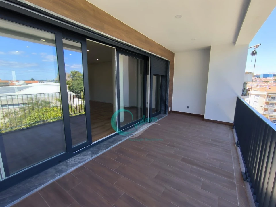 Apartamento T3 para Venda em Almada, Cova da Piedade, Pragal e Cacilhas Foto 1