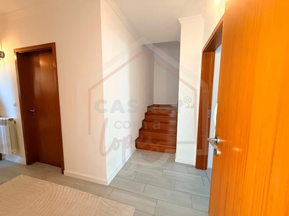 Moradia T4 para Venda em Alquerubim Foto 10