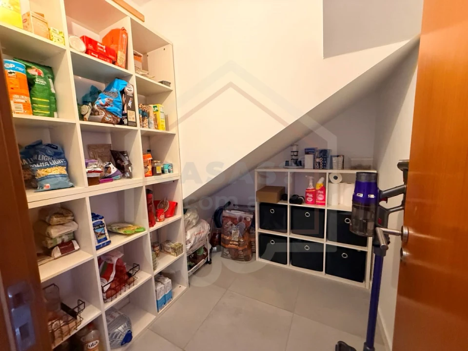 Moradia T4 para Venda em Alquerubim Foto 14