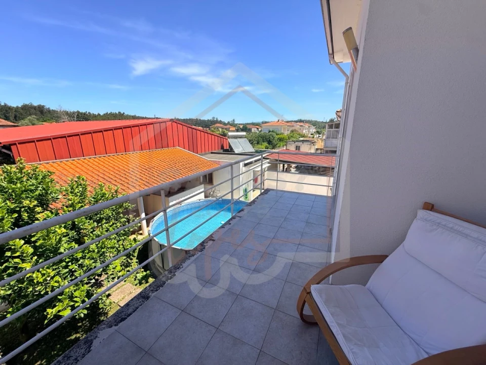 Moradia T4 para Venda em Alquerubim Foto 30