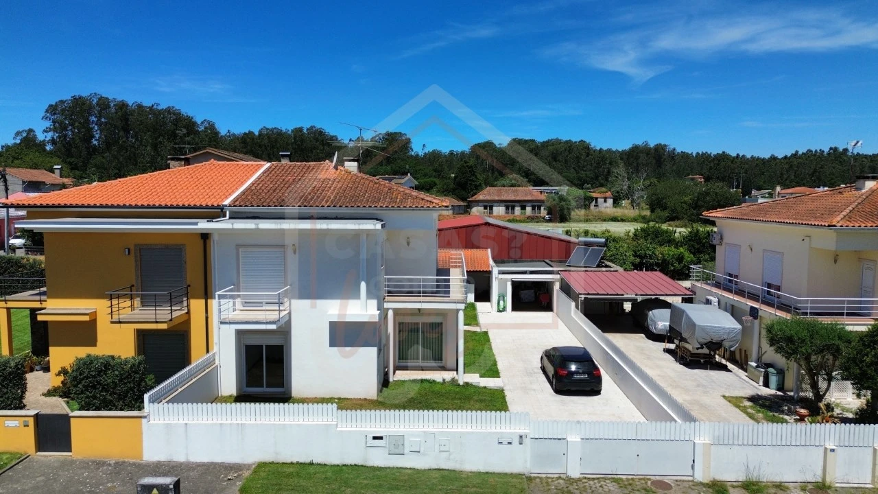 Moradia T4 para Venda em Alquerubim Foto 34