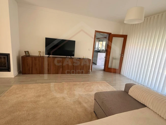 Moradia T4 para Venda em Alquerubim Foto 6