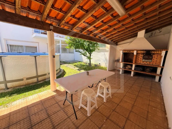 Moradia T4 para Venda em Alquerubim Foto 33