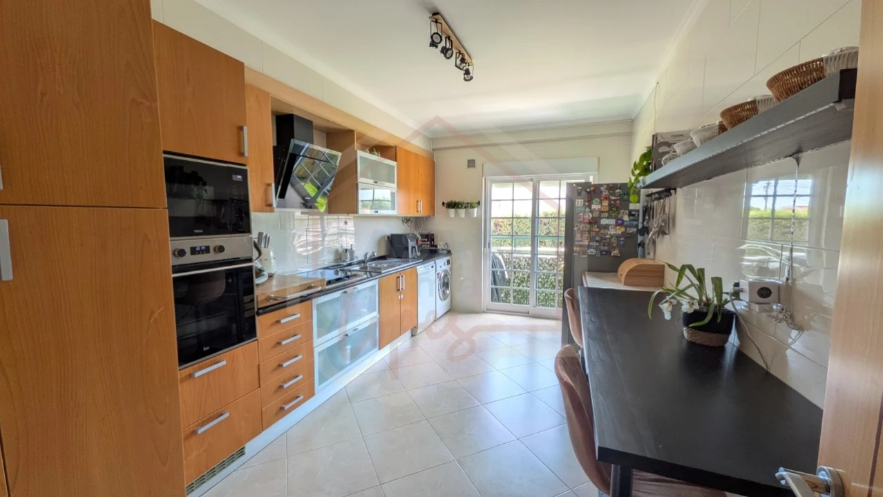 Apartamento T3 para Venda em Carregado e Cadafais Foto 1