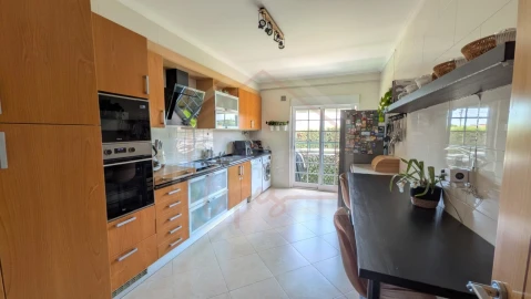 Apartamento T3 para Venda em Carregado e Cadafais