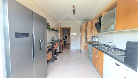 Apartamento T3 para Venda em Carregado e Cadafais