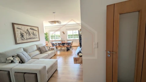 Apartamento T3 para Venda em Carregado e Cadafais