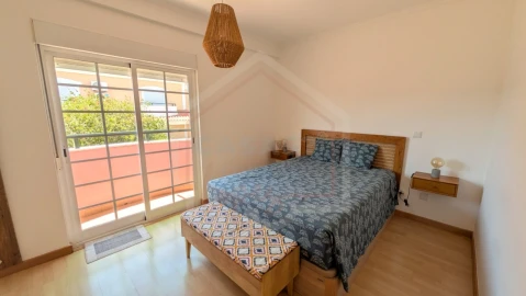 Apartamento T3 para Venda em Carregado e Cadafais